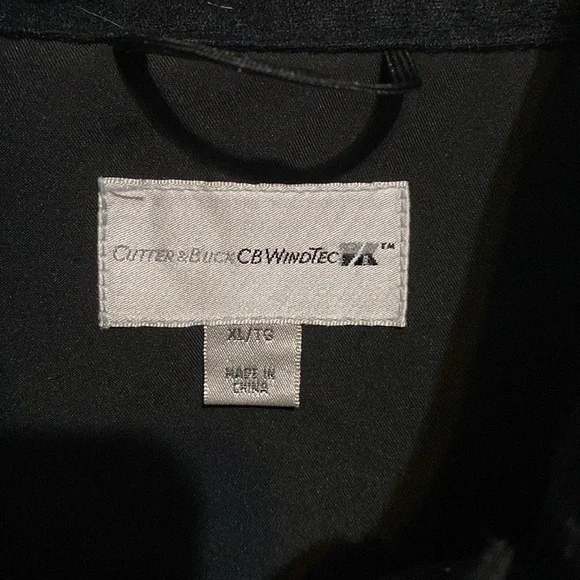 Cutter & Buck WindTec windbreaker with pockets - Picture 3 of 5